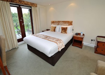Best Western Plus Grim's Dyke Hotel