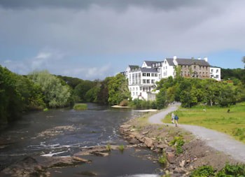 Falls Hotel & Spa
