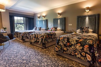 Falls Hotel & Spa