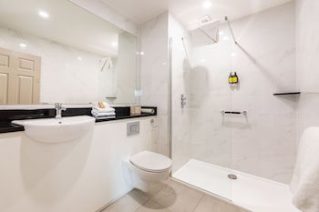 Falls Hotel & Spa