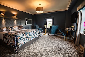 Falls Hotel & Spa