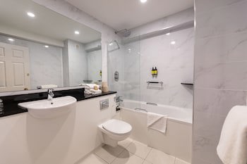 Falls Hotel & Spa
