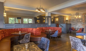 Falls Hotel & Spa