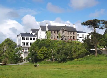 Falls Hotel & Spa