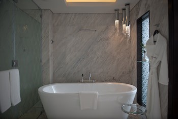 Crowne Plaza Dubai Deira, An Ihg Hotel