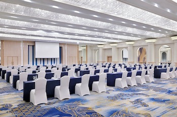 Crowne Plaza Dubai Deira, An Ihg Hotel