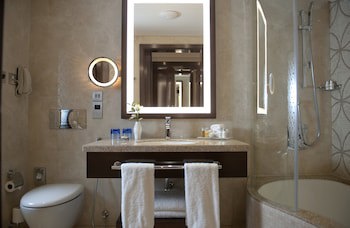 Crowne Plaza Dubai Deira, An Ihg Hotel