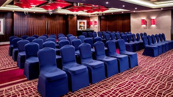 Crowne Plaza Dubai Deira, An Ihg Hotel
