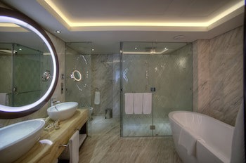 Crowne Plaza Dubai Deira, An Ihg Hotel