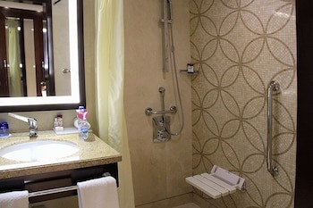 Crowne Plaza Dubai Deira, An Ihg Hotel