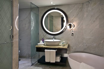 Crowne Plaza Dubai Deira, An Ihg Hotel