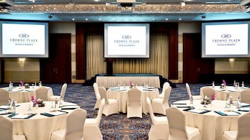 Crowne Plaza Dubai Deira, An Ihg Hotel