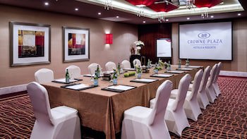 Crowne Plaza Dubai Deira, An Ihg Hotel