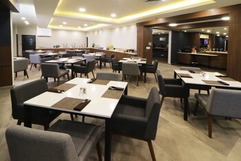 Courtyard By Marriott Monterrey Airport