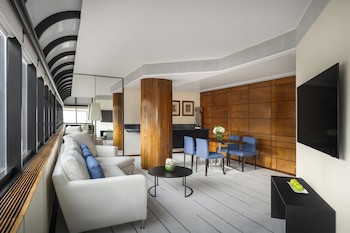 Como The Halkin