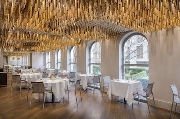 Como The Halkin