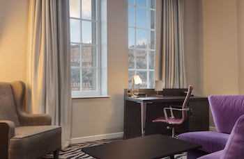 Doubletree By Hilton Edinburgh City Centre