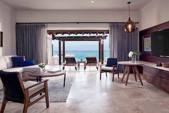 Four Seasons Resort Punta Mita