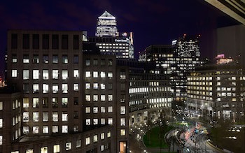 Canary Riverside Plaza Hotel