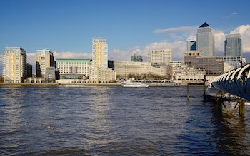 Canary Riverside Plaza Hotel