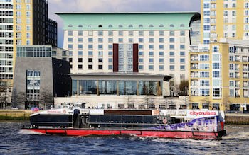 Canary Riverside Plaza Hotel