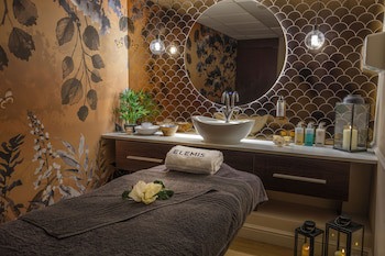 Dunston Hall Hotel, Spa And Golf Resort