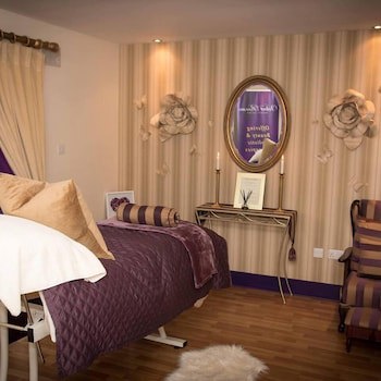 Castle Oaks House Hotel
