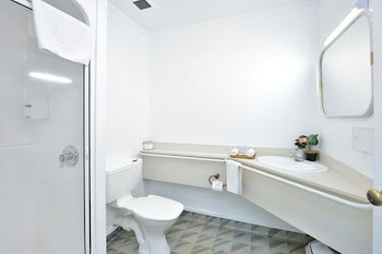 Allenby Park Hotel