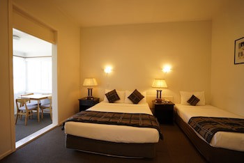 Alpers Lodge & Conference Centre