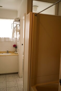 Alpers Lodge & Conference Centre