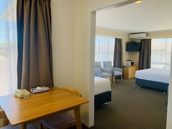 Alpers Lodge & Conference Centre