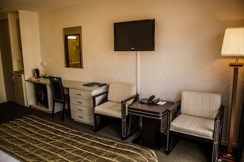Alpers Lodge & Conference Centre
