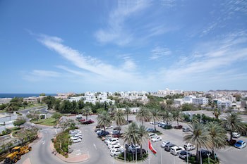 Crowne Plaza Muscat, An Ihg Hotel