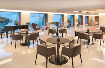 Crowne Plaza Muscat, An Ihg Hotel