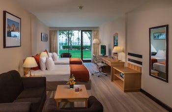 Crowne Plaza Muscat, An Ihg Hotel