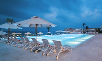 Crowne Plaza Muscat, An Ihg Hotel