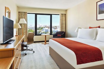 Crowne Plaza Muscat, An Ihg Hotel
