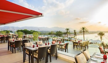 Crowne Plaza Muscat, An Ihg Hotel