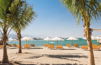 Crowne Plaza Muscat, An Ihg Hotel