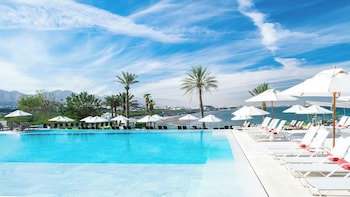 Crowne Plaza Muscat, An Ihg Hotel