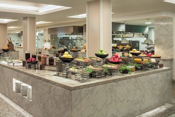 Crowne Plaza Muscat, An Ihg Hotel