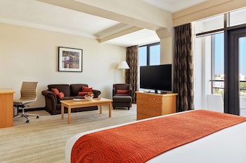 Crowne Plaza Muscat, An Ihg Hotel