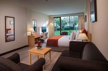 Crowne Plaza Muscat, An Ihg Hotel