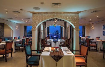 Crowne Plaza Muscat, An Ihg Hotel