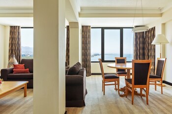 Crowne Plaza Muscat, An Ihg Hotel