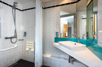 Holiday Inn Express Glasgow Airport, An Ihg Hotel