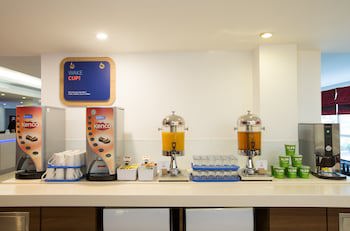Holiday Inn Express Glasgow Airport, An Ihg Hotel