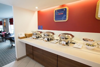 Holiday Inn Express Glasgow Airport, An Ihg Hotel