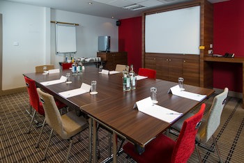 Holiday Inn Express Glasgow Airport, An Ihg Hotel