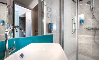 Holiday Inn Express Glasgow Airport, An Ihg Hotel